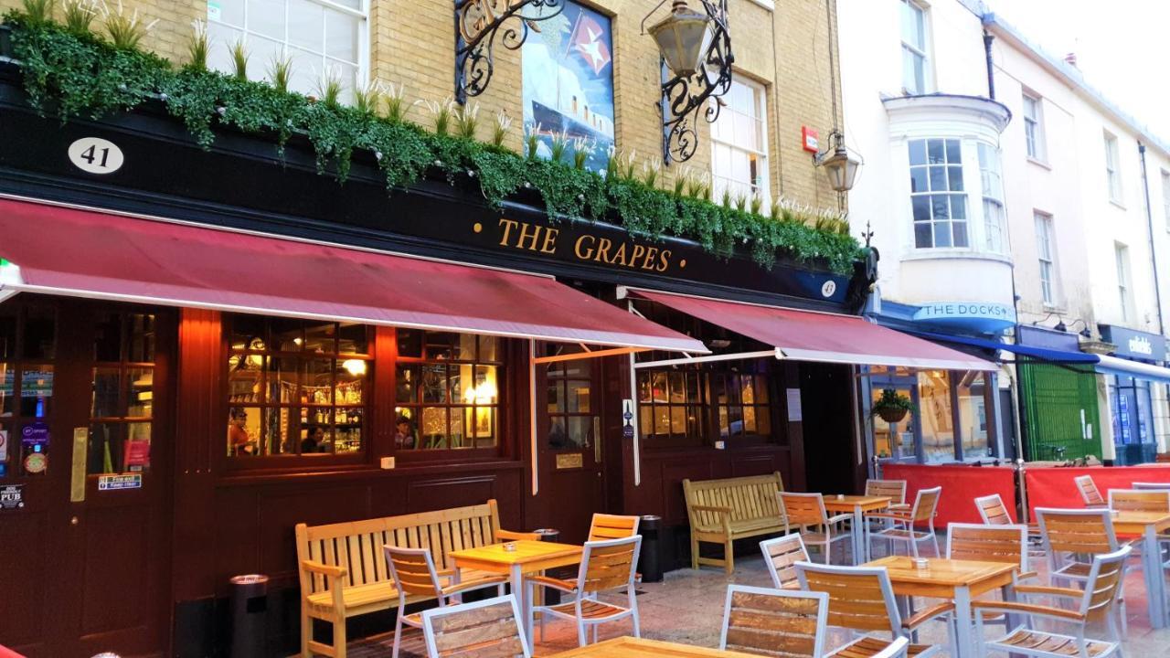 Hôtel The Grapes Pub à Southampton Extérieur photo